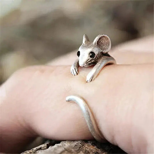 Silver vintage style mouse ring
